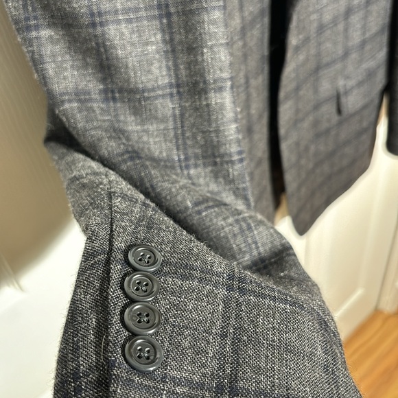 JB Britches Grey & Navy plaid Sport Coat 40R - Picture 2 of 6